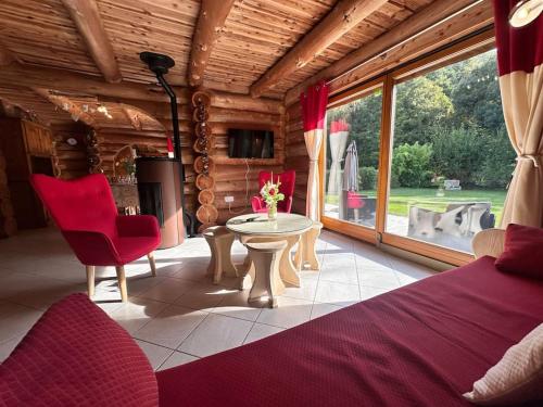 C Les rondins nature gîte 8 personnes avec jardin (C Les rondins nature gite 8 personnes avec jardin) in Compertrix