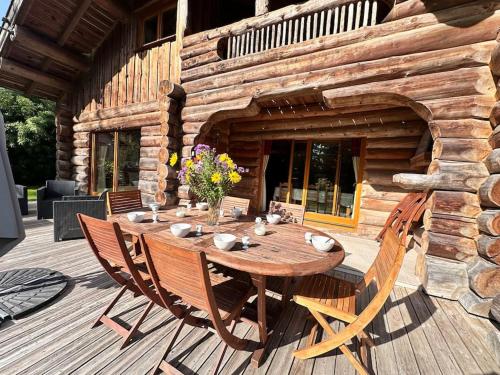 C Les rondins nature gîte 8 personnes avec jardin (C Les rondins nature gite 8 personnes avec jardin) in Compertrix