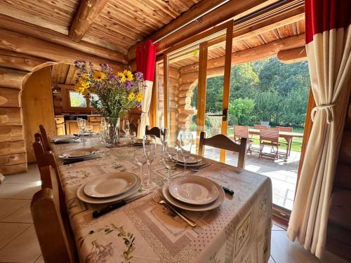 C Les rondins nature gîte 8 personnes avec jardin (C Les rondins nature gite 8 personnes avec jardin) in Compertrix