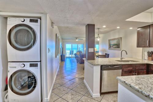 Lands End #203 building 6 - Beach Front - image 2