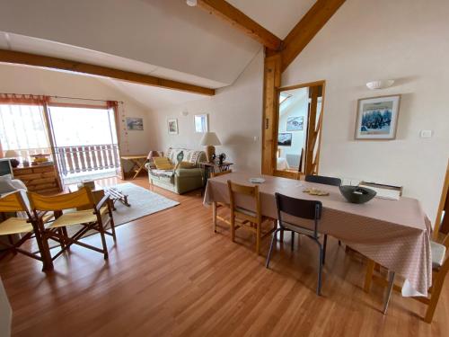 VILLARD DE LANS APPARTEMENT LUMINEUX avec VUE PANORAMIQUE VILLARD DE LANS APPARTEMENT LUMINEUX avec VUE PANORAMIQUE