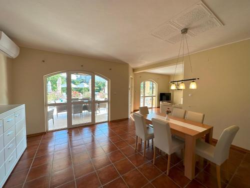 Villa Angelina 2