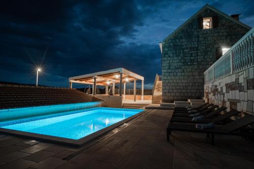 Didova kuća, kamena vila sa bazenom u blizini Rogoznice (Didova kuca, kamena vila sa bazenom u blizini Rogoznice) in Rogoznica