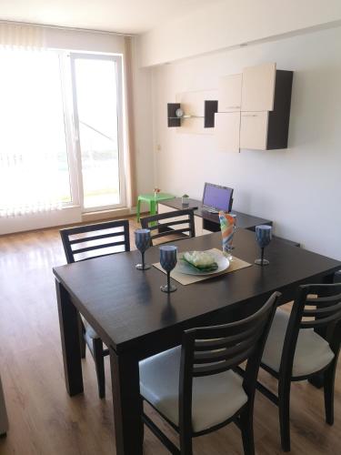 Seaview apartment complex Karia12 in Kavarna