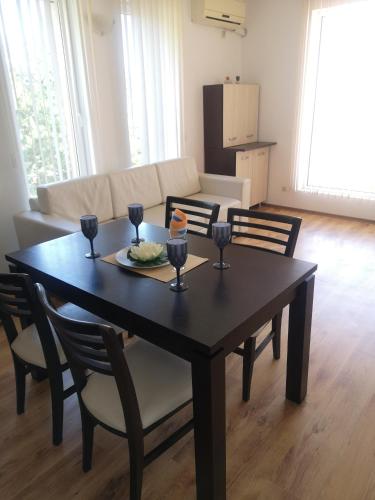 Seaview apartment complex Karia12 in Kavarna