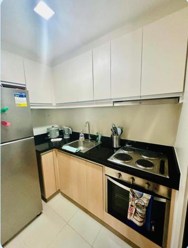 廚房, Festive Walk Brand New 2 bedroom condo in 帕維亞