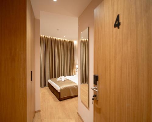 Hotel Boutique Jera, Тирана (фото 8)