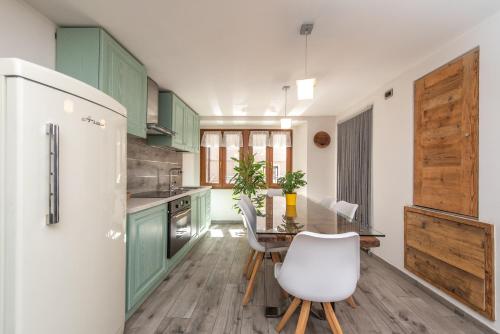 ห้องครัว, "Refuge de Claude" - Stile e Comfort ad Aosta Centro in ออสตา