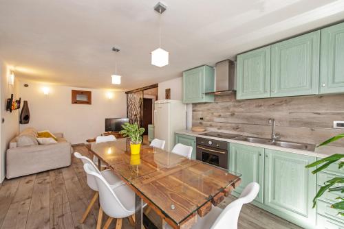 ห้องครัว, "Refuge de Claude" - Stile e Comfort ad Aosta Centro in ออสตา