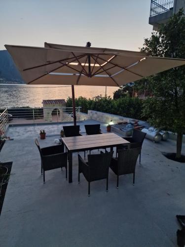 Waterfront Apartment Petrovina