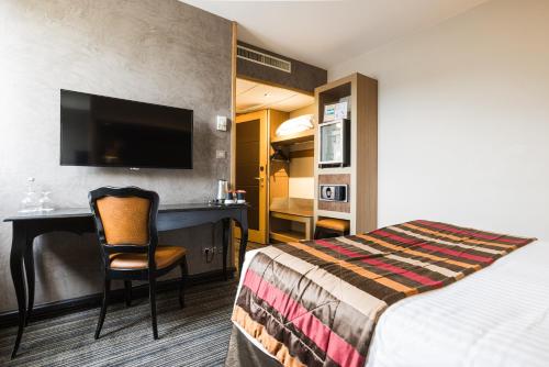 2 twin beds