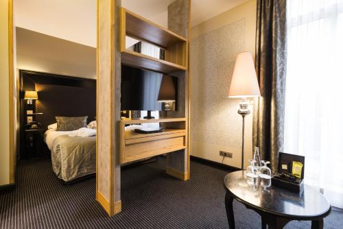 2 twin beds