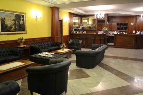 Tricolore Hotel - image 13