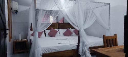 Deluxe Double Room with Two Double Beds image 1