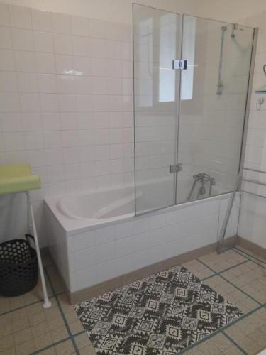 동피에르 쉬르 베브르 Maison 14 personnes,Pal 4 kms 2성급 싱글룸 객실