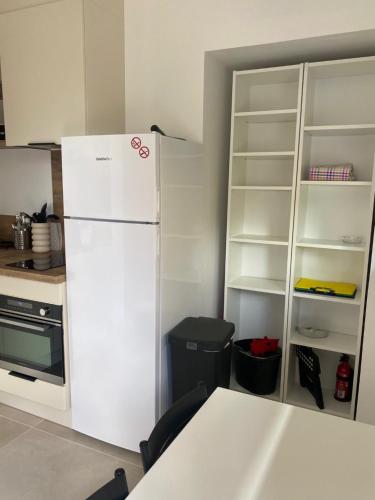 Konyha, Gîte cosy et tout équipé "Une cabane en Luberon" 44 m2 avec jardin (Gite cosy et tout equipe "Une cabane en Luberon" 44 m2 avec jardin) in Pertuis Városközpont