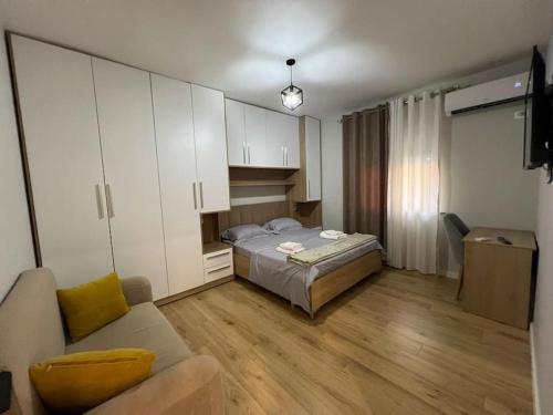Starlight Downtown Apartment, Tirana