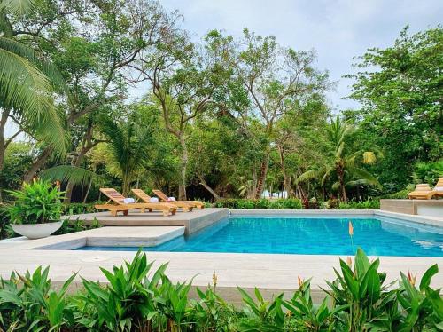 NEW beach villa w pool between Tayrona & Palomino