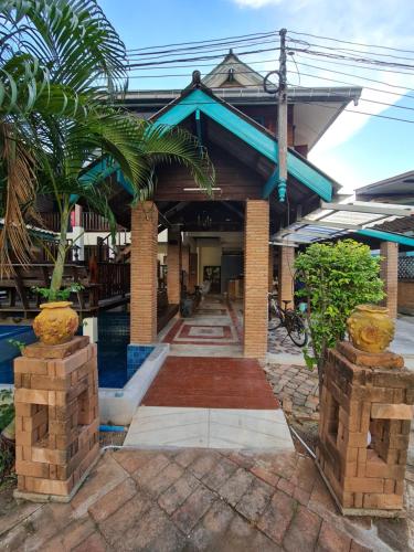 A szálláshely kívülről, TepbunthomHouse Ayutthaya near Portugál telep