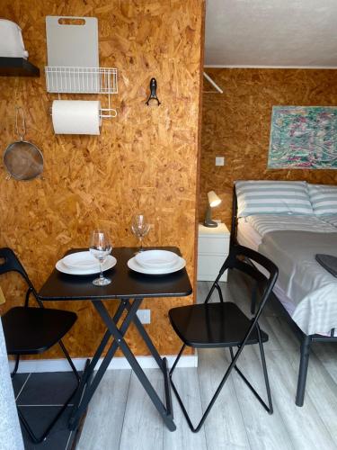 Seadmed, Wild Boar Cabin in Ruspidge