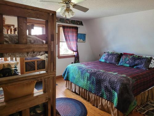 1 king bed, 1 bunk bed