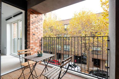 2 mins walk from UCL campus and London Stadium, London (photo 9)