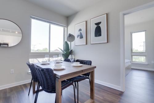 Spacious 2-Bedroom Apartment with Den and Private Balcony in Alexandria, USA