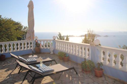 Villa Bettina 1st floor – khách sạn tại Agios Georgios