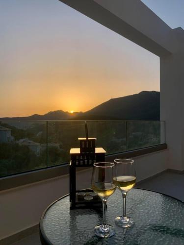 LefkoParga Luxury Suites gîte à louer Marnóra