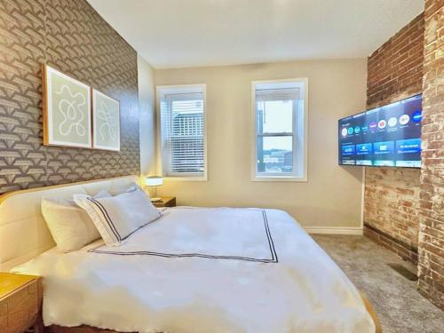 The Heinz Penthouse by Luxe PGH in Pittsburgh, USA