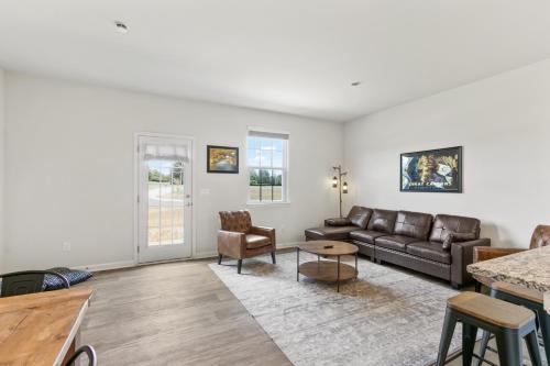 Two Shenandoah Valley Townhomes Sleeps 16 in Luray, USA