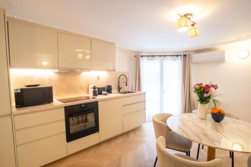 Opera Residence - image 13