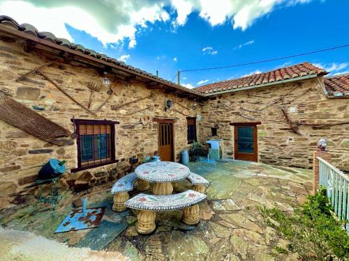 Seadmed, Casa Curillas in Santiago Millas