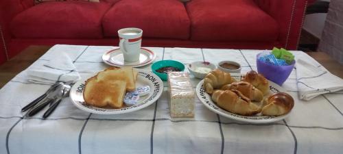 Food and beverages, VICTORIA 3 BED AND BREAKFAST A 3KM DEL AEROPUERTO EZEIZa near Ministro Pistarini International Airport