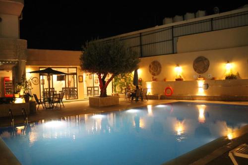 Kolam renang, Salome Hotel in Madaba