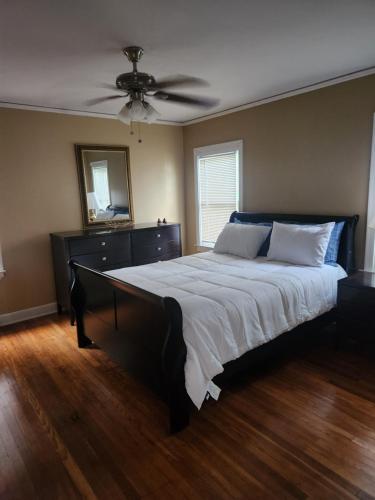 Complete Dream near Cooper-Young Historic District