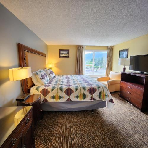 Columbia Gorge Inn - image 12
