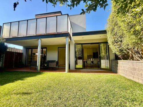 Malvern Village Luxury Townhouse in 圖拉克