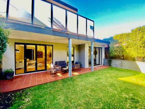 Malvern Village Luxury Townhouse in 圖拉克