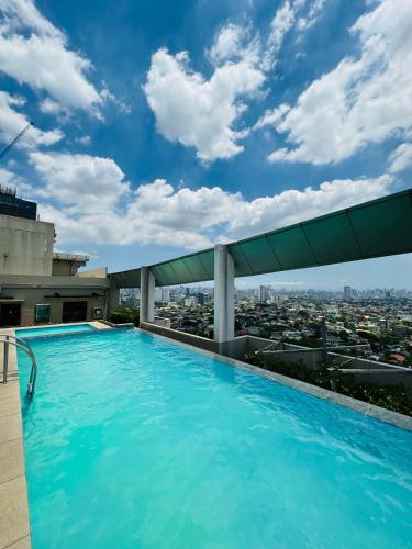 Vinia Infinity Studio 2 Near Malls with WiFi Netflix and Karaoke, Manila (zdjęcie 4)