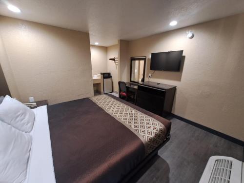 American Inn i10 Rialto and Colton – Rialto, CA