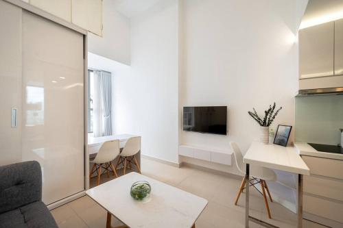 Bong's Apartment - Nice Studio @ Rivergate Dist. 4