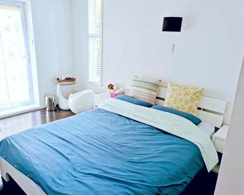Separate Entry Guest Room with Private Bathroom in Forrest hill, Auckland