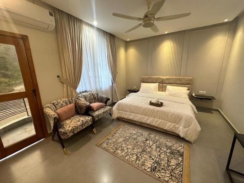 La Orilla Hotel & Restaurant in Muzaffarabad