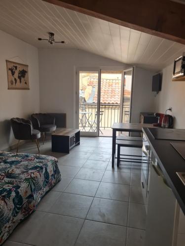 Studio 2 étoiles "Le Balcon du Dôme" - Location saisonnière - Aubenas
