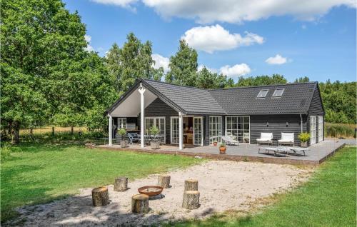  3 Bedroom Gorgeous Home In Aakirkeby, Unterkunft in Vester Sømarken