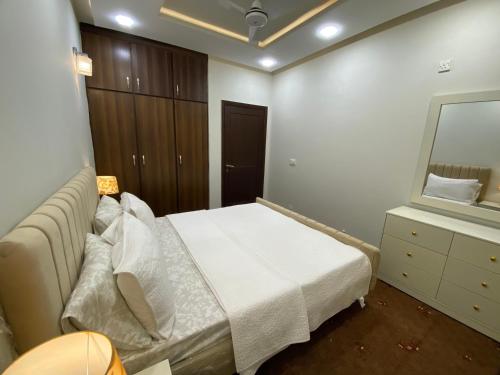 106 Megnum Arcade 2 Bedroom Specious Apartment With Balcony - main image