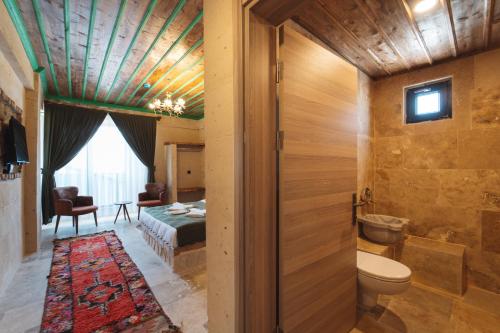 room detail thumbnail 2