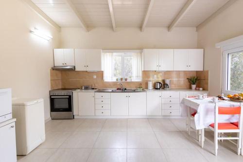 Rastoni - Beach Family House, Хорафакия (фото 6)