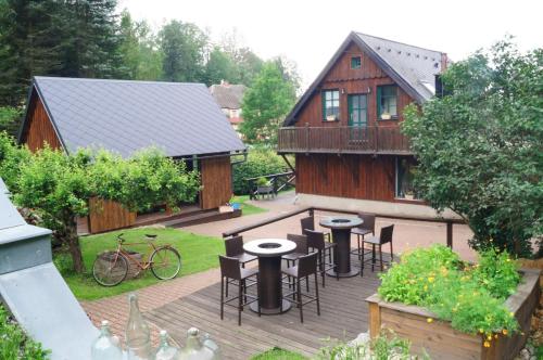 Viesnīcas āriene, Penzion Zaječí důl (Penzion Zajeci dul) in Mníšek